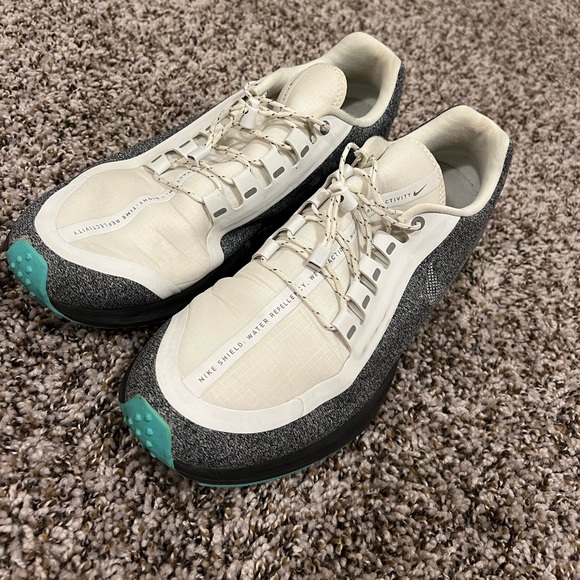 Women’s Nike Run Off White Utility Tennis Shoes - Picture 7 of 9